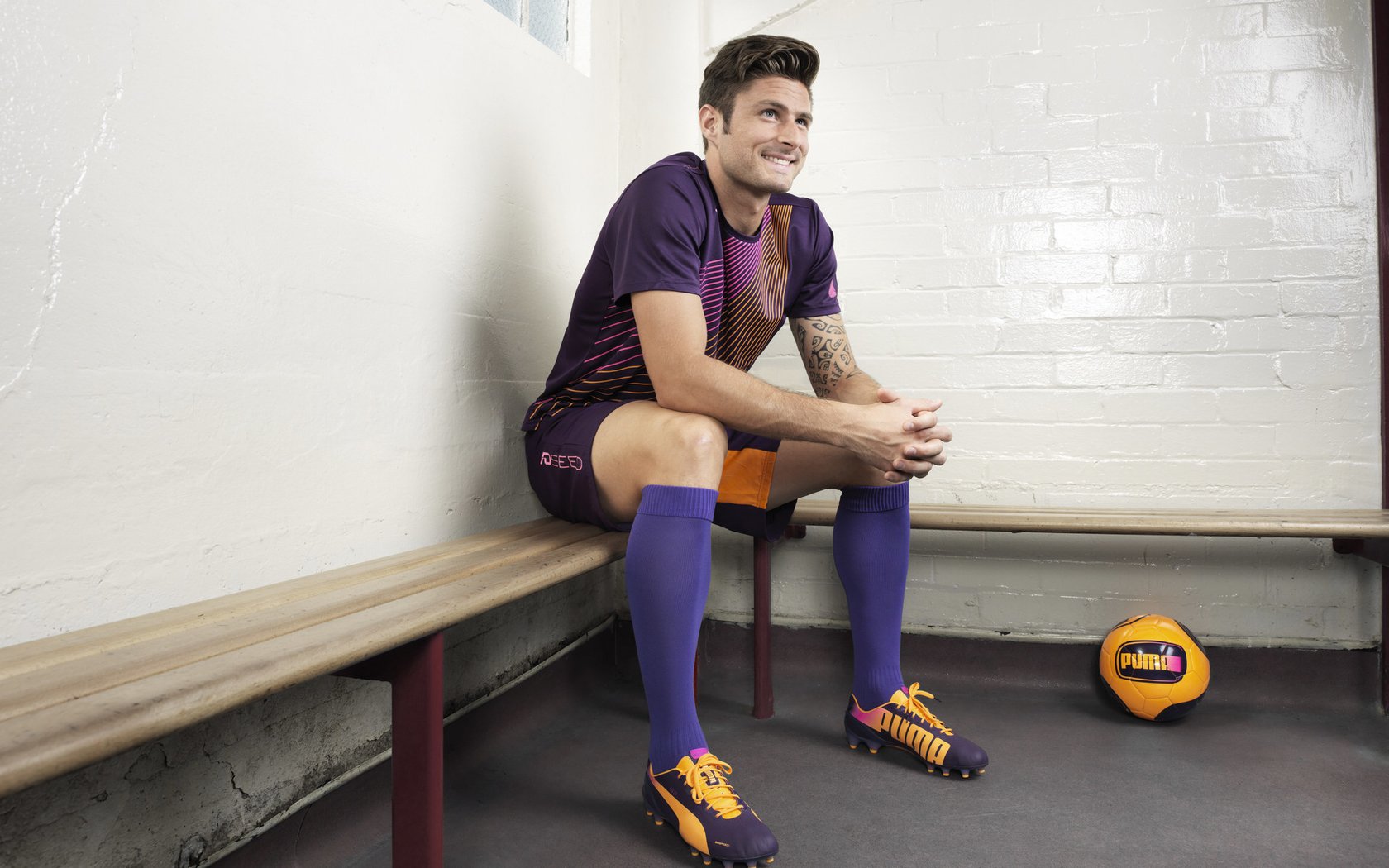 爱游戏体育在线赛事-里奇·麦考的球场霸气，为全黑队保驾护航，麦格里齐